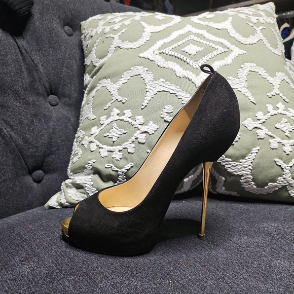 Christian Louboutin Black Suede Open Lips - Picture 7 of 8